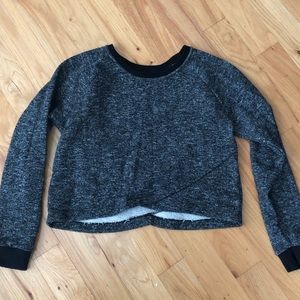 Fabletics cropped grey sweatshirt. Sz XL